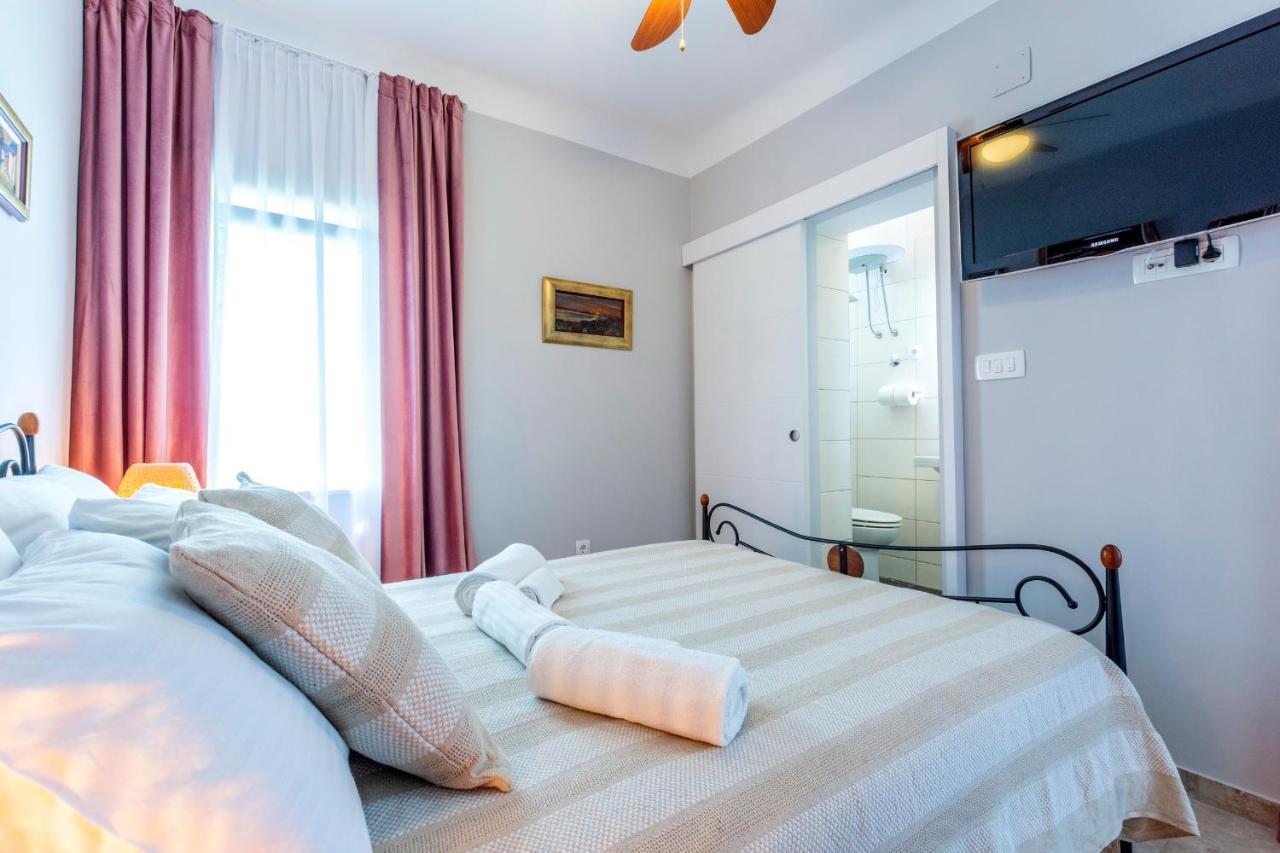 The Three Flowers Pool House Trogir Ngoại thất bức ảnh