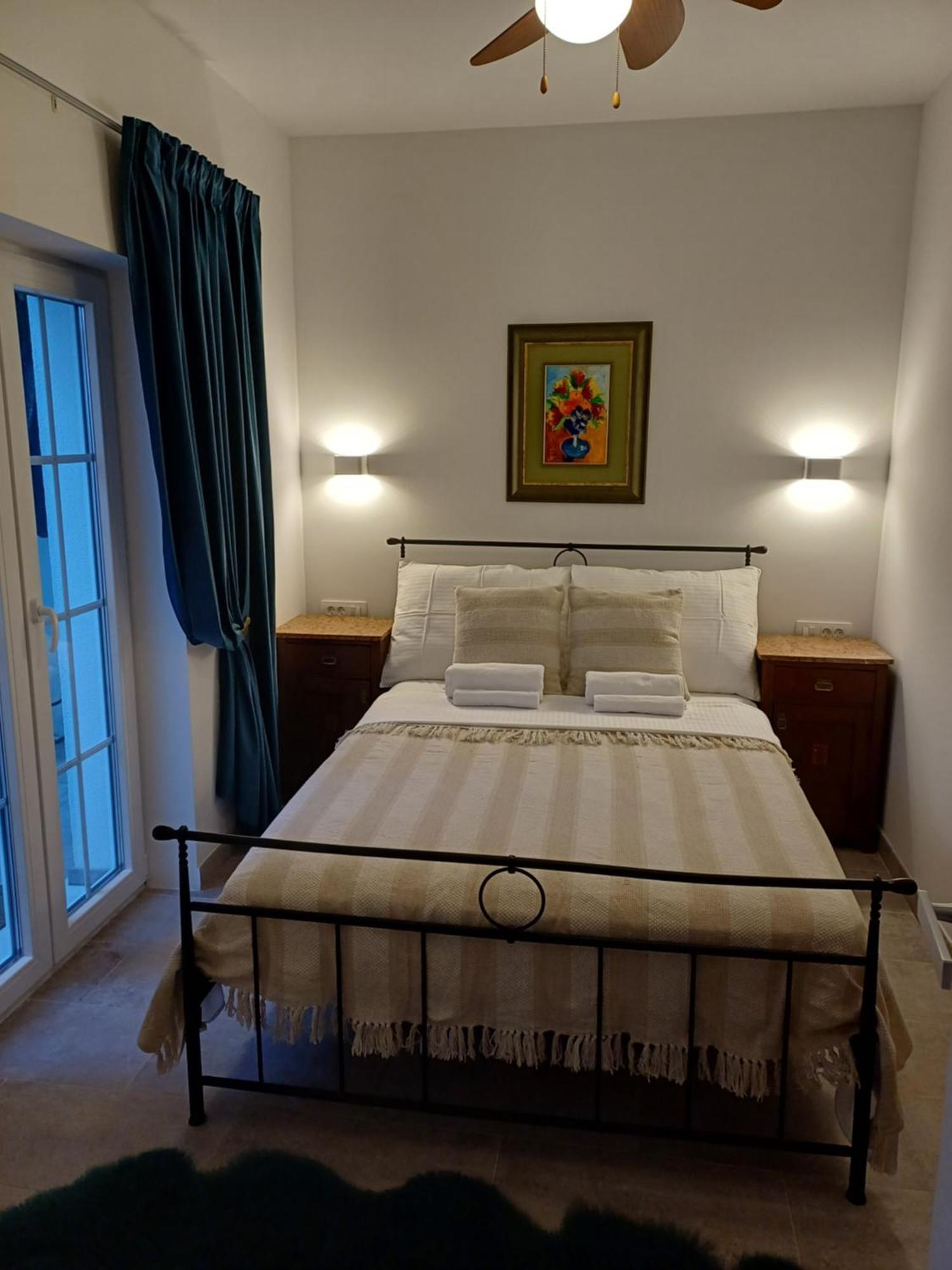 The Three Flowers Pool House Trogir Ngoại thất bức ảnh