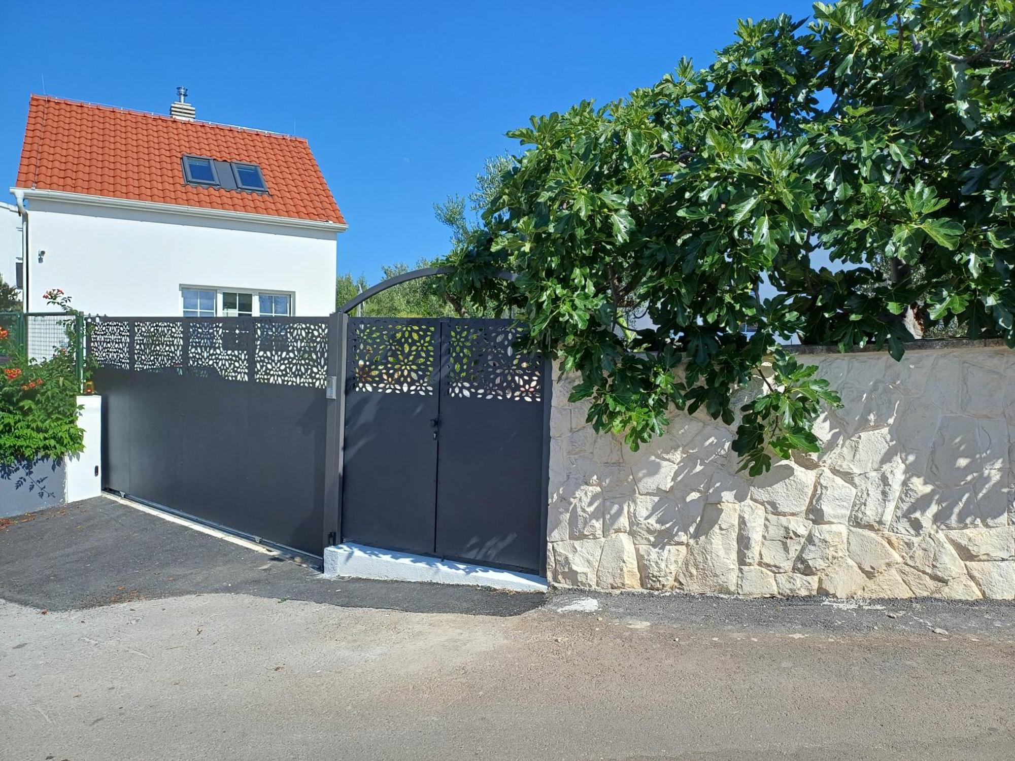 The Three Flowers Pool House Trogir Ngoại thất bức ảnh